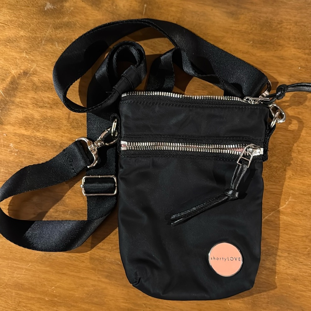 Shortylove Shorthand Crossbody Black